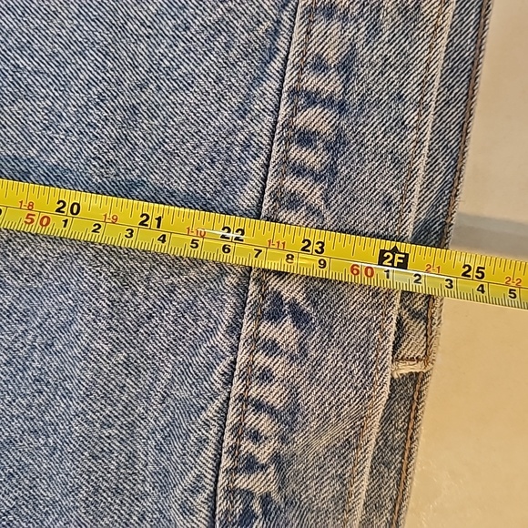 Vintage 90s Levi's Jean Jacket - Picture 11 of 16